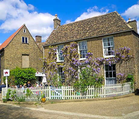 Peacocks Tearoom and Fine B and B