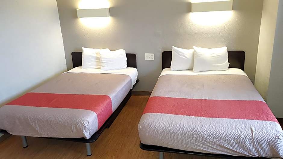 Economy Hotel Plus