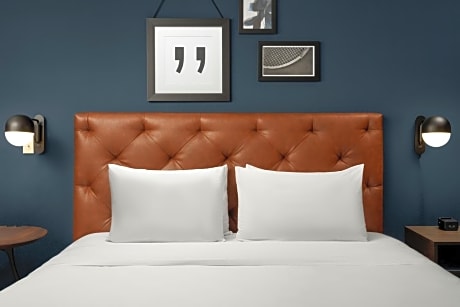 Junior King Suite with Sofa Bed