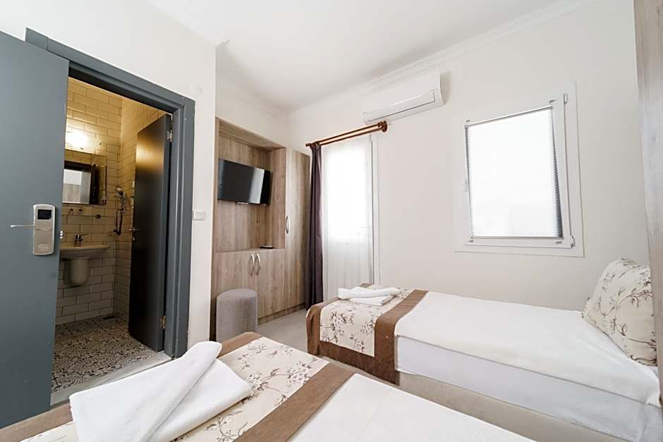 Foto 1 di 7 di 1 Double Bed or 2 Beds