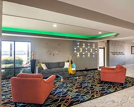 Days Inn by Wyndham Fort Worth North / Fossil Creek