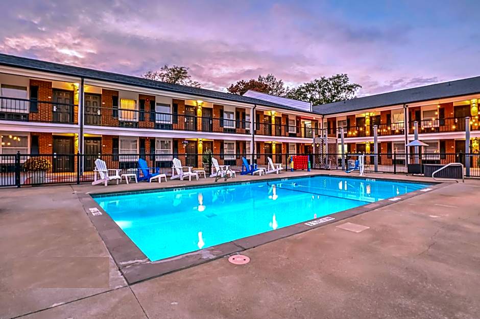 The Guest Lodge Gainesville