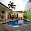 Hotel La Guaria Inn & Suites