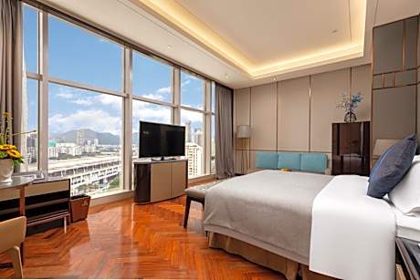 Premier Business Queen Room