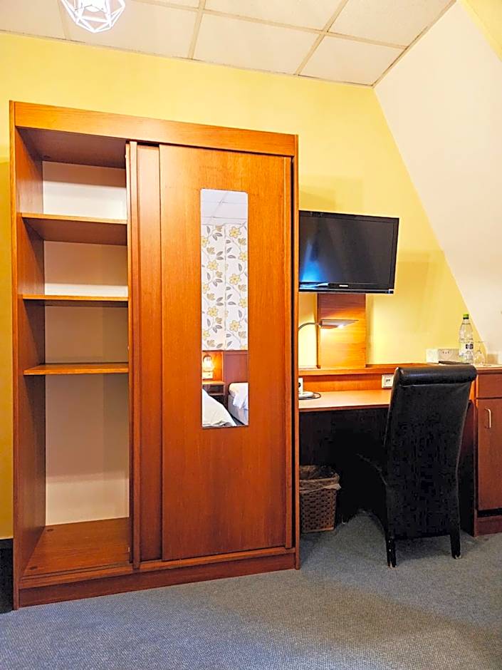 IKURA Hotel Self-check-in