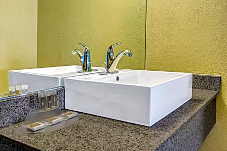 2 Queen Beds Mobility Accessible Room Non-Smoking