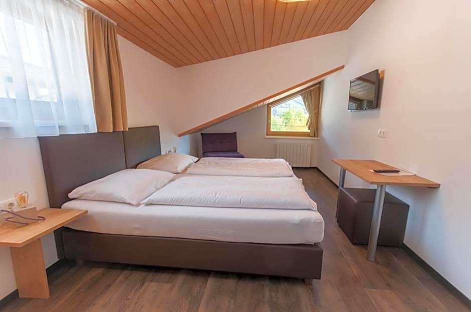 Pension Max SUMMERCARD INCLUDED