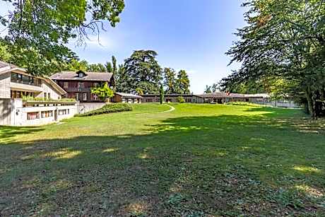 John Knox International Center