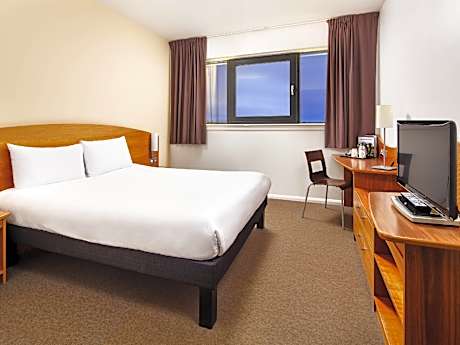 Family Room with 1 Double Bed and 1 Extra Bed