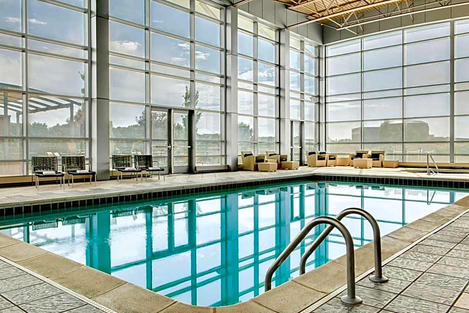 Sheraton Overland Park Hotel At The Convention Center