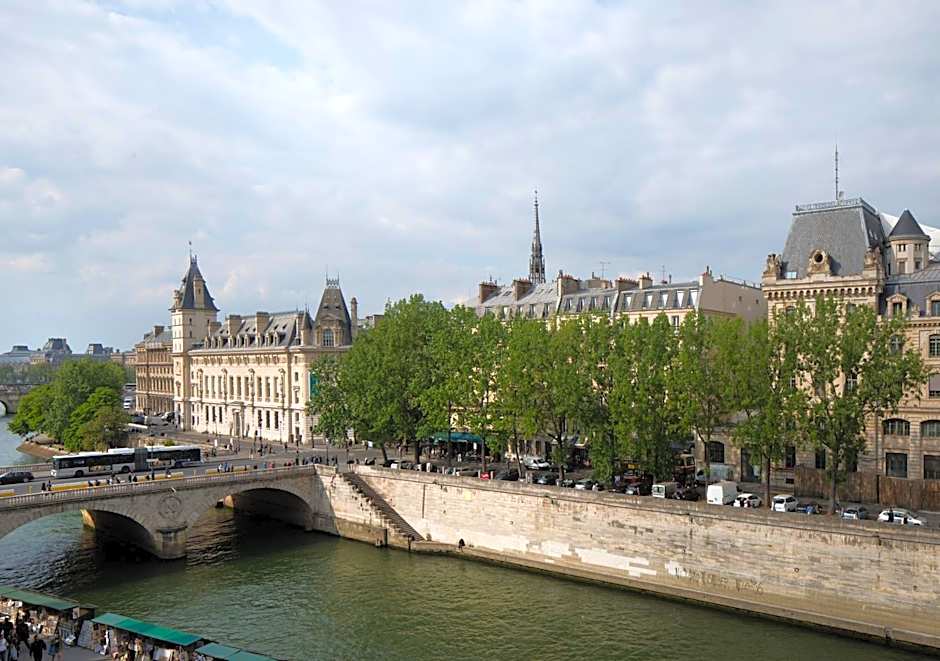 Les Rives de Notre-Dame