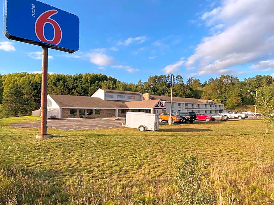 Motel 6 Norway MI