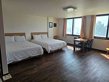 Double or Twin Room with Sea View