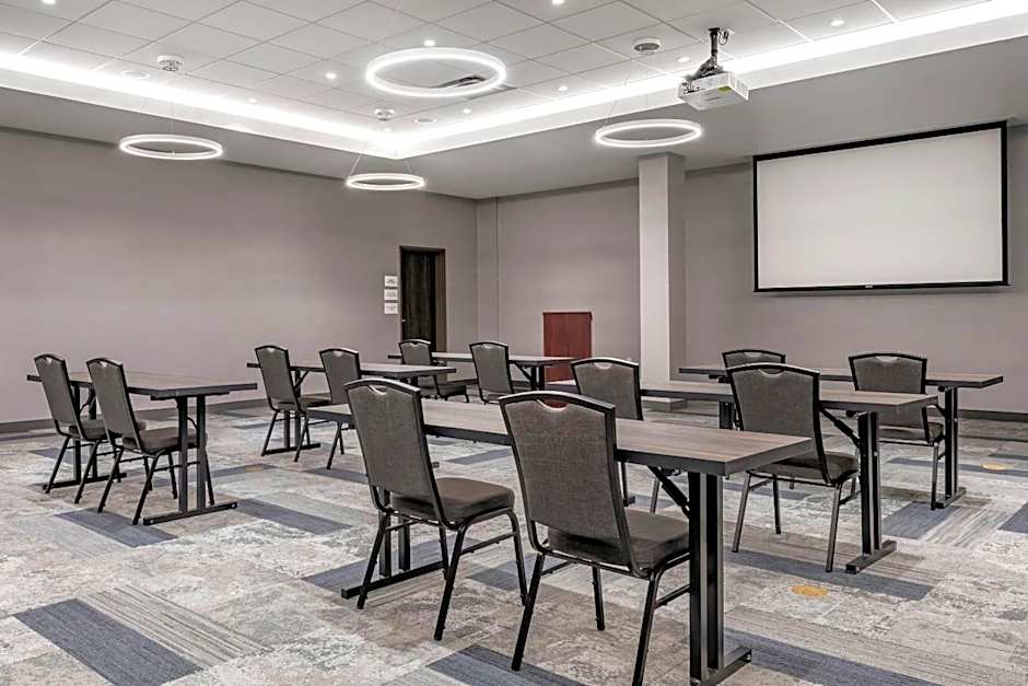 Cambria Hotel Bloomington Mall of America Minneapolis Airport