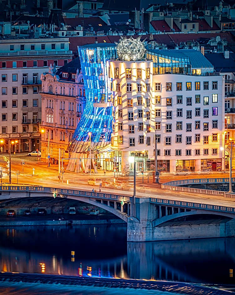 Dancing House hotel - Tančící dům