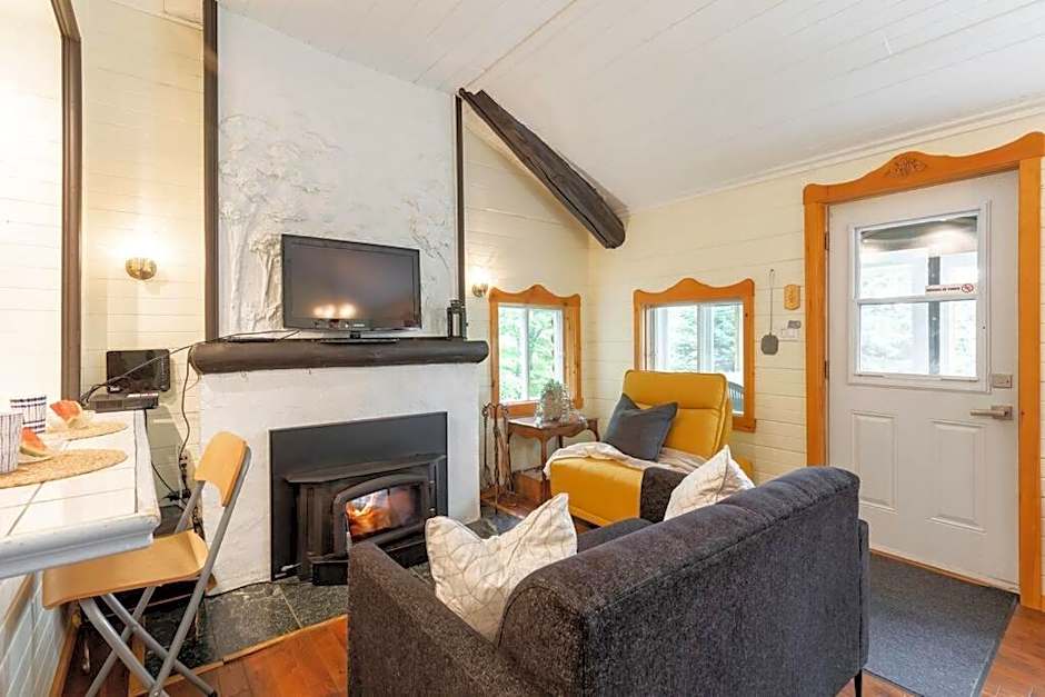 Chalet du Village - Rustic charm, lake - beach access