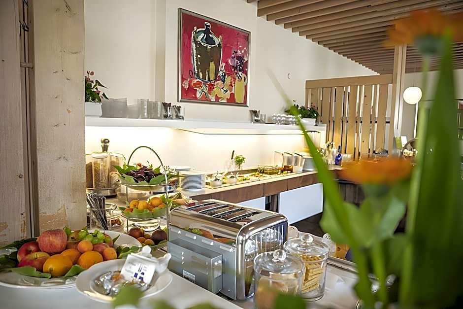 Dom Hotel
