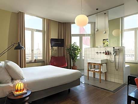 Large Double Room
