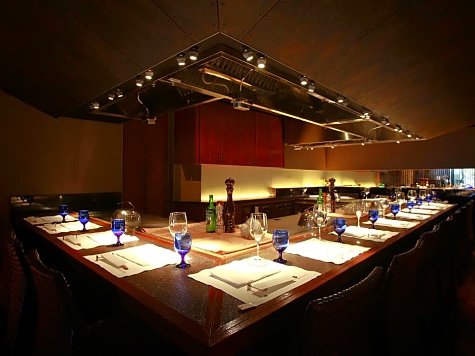 Hotel Shigira Mirage Beach Front