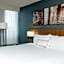 The Center Hotel Grand Rapids Airport