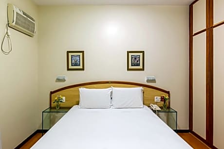 Standard Suite with Twin Beds
