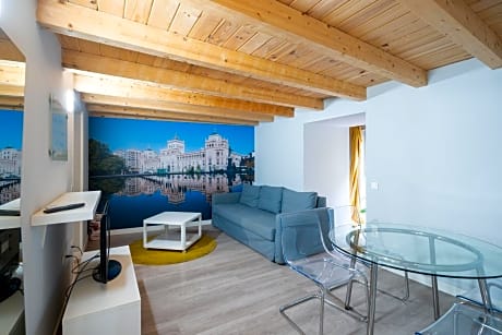 Apartamentos GO - Leopoldo Cano Center