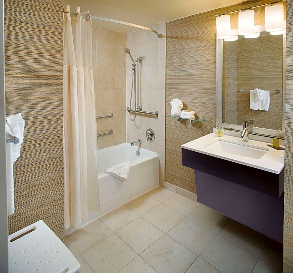 DoubleTree by Hilton Baltimore - BWI Airport