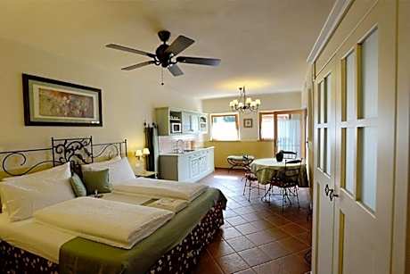 Junior Suite with Garden View