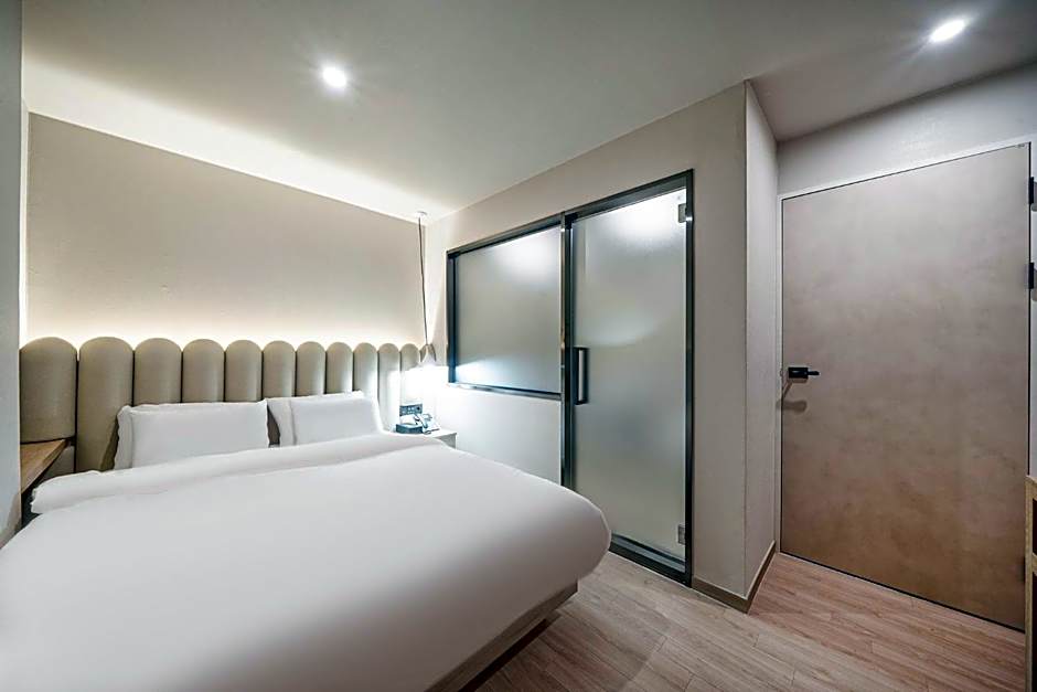 Gyeongju Poverta Hotel