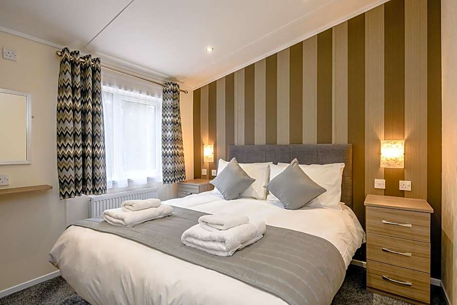 Woolverstone Marina and Lodge Park