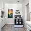 Beverly Hills Stylish & Central 1 BR Apt + Parking