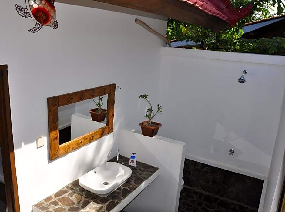 Mango Dive & Bungalow