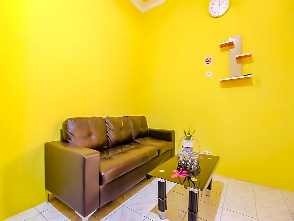 OYO 90216 Kost Sanny