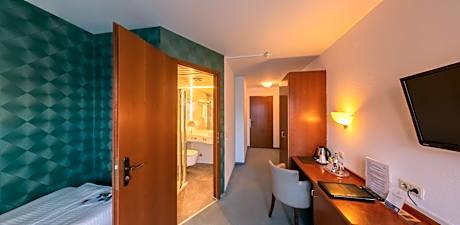 Classic Single Room Plus with Balcony