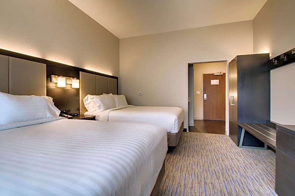Holiday Inn Express & Suites Charleston NE Mt Pleasant US17 By IHG