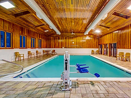 Days Hotel & Conference Center by Wyndham Methuen MA