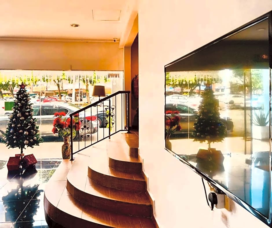 Golden Court Hotel @ Taman Pelangi