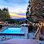The Lions Self Contained Suite, Shared Pool, Hot Tub, Views