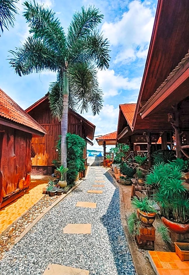 Homebeach Resort เกาะล้าน
