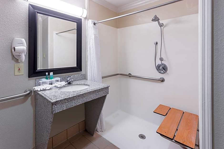 Holiday Inn Express Hotel and Suites Lake Charles By IHG