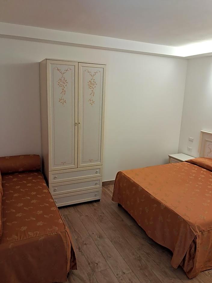 Hotel Flora