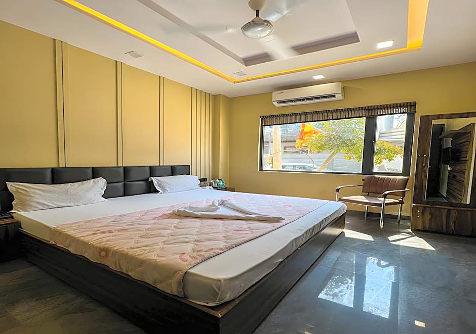 Hotel Gsm – Vrindavan, NC