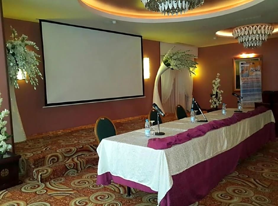 Oasis Hotel