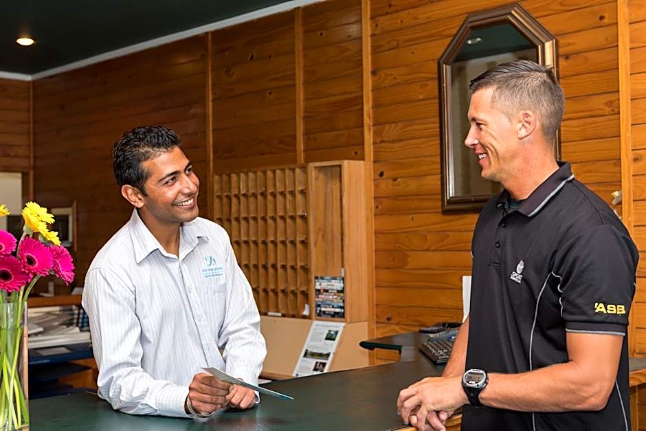 Discovery Settlers Hotel