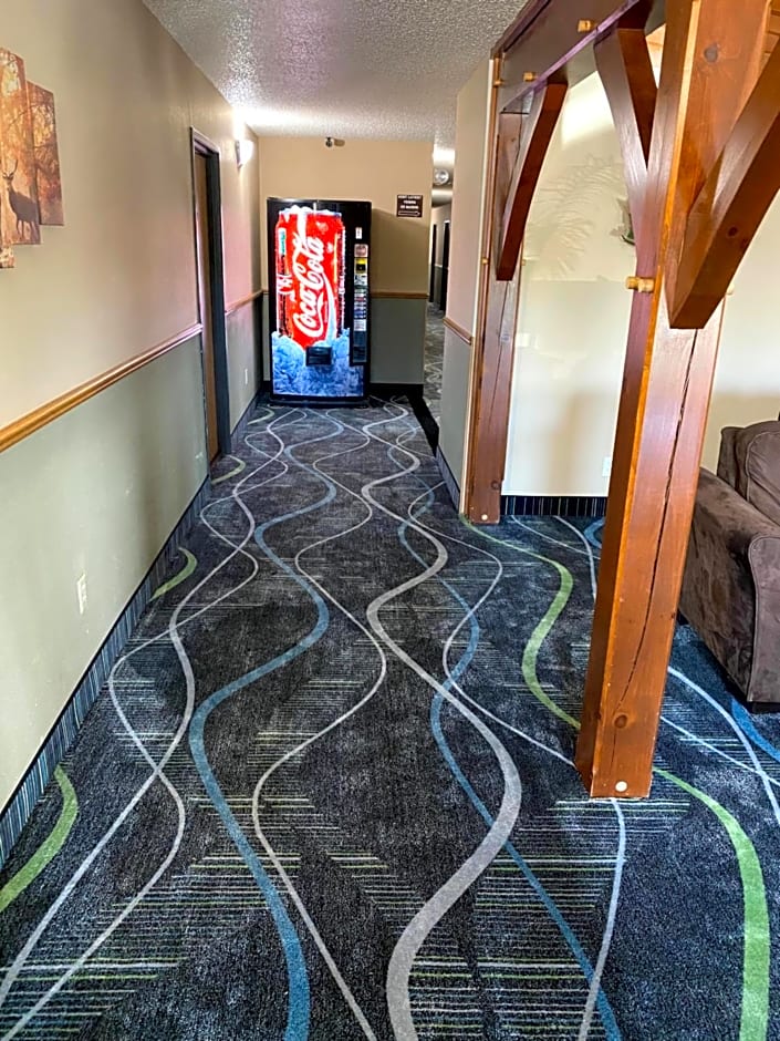 Woodland Inn & Suites