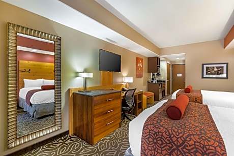 Queen Room with Two Queen Beds and Balcony