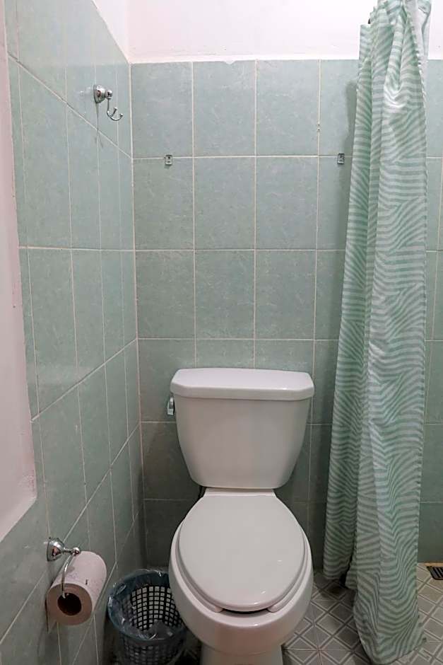 ANTIQUE Guest House Fundidora