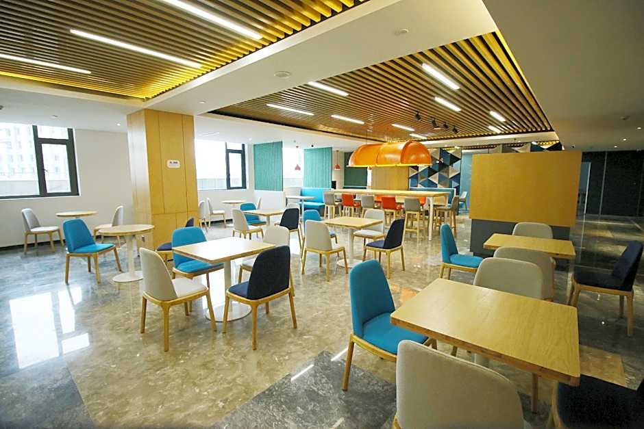 Holiday Inn Express Haining City Center, an IHG Hotel