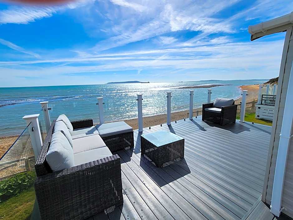 Europa Willow Pitch 29 Creek Caravan Park dog friendly