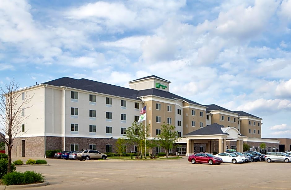 Holiday Inn Hotel & Suites Bloomington Airport